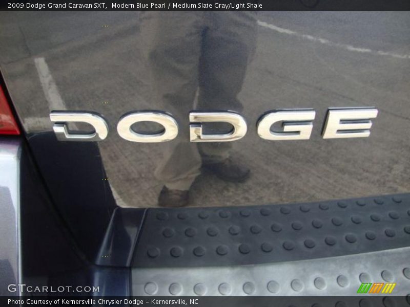 Modern Blue Pearl / Medium Slate Gray/Light Shale 2009 Dodge Grand Caravan SXT