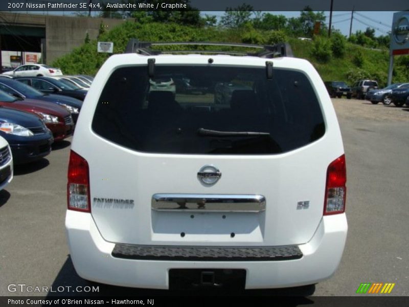Avalanche White / Graphite 2007 Nissan Pathfinder SE 4x4