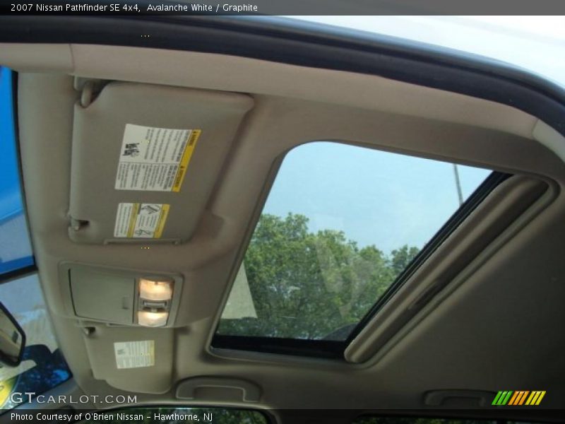 Avalanche White / Graphite 2007 Nissan Pathfinder SE 4x4