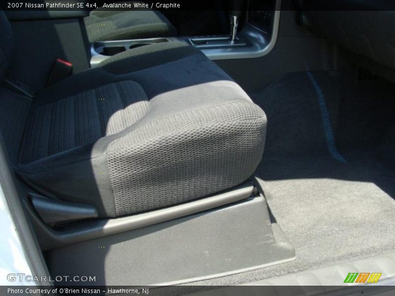 Avalanche White / Graphite 2007 Nissan Pathfinder SE 4x4