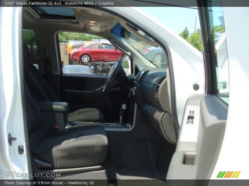 Avalanche White / Graphite 2007 Nissan Pathfinder SE 4x4