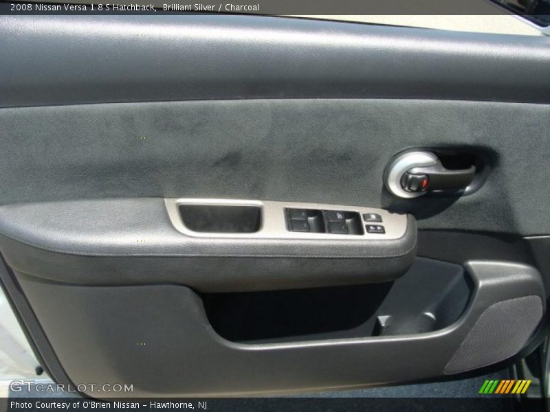 Brilliant Silver / Charcoal 2008 Nissan Versa 1.8 S Hatchback