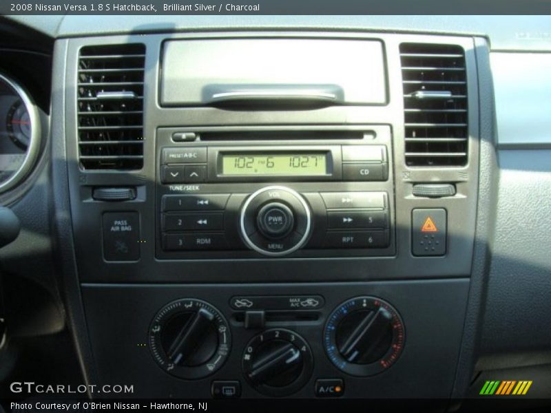 Brilliant Silver / Charcoal 2008 Nissan Versa 1.8 S Hatchback