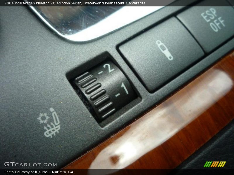 Waterworld Pearlescent / Anthracite 2004 Volkswagen Phaeton V8 4Motion Sedan