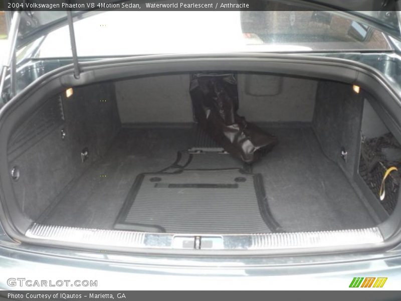  2004 Phaeton V8 4Motion Sedan Trunk