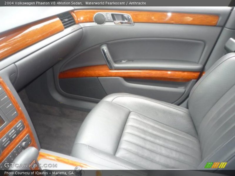  2004 Phaeton V8 4Motion Sedan Anthracite Interior