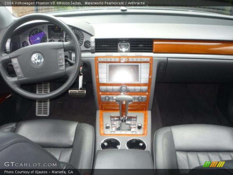 Dashboard of 2004 Phaeton V8 4Motion Sedan