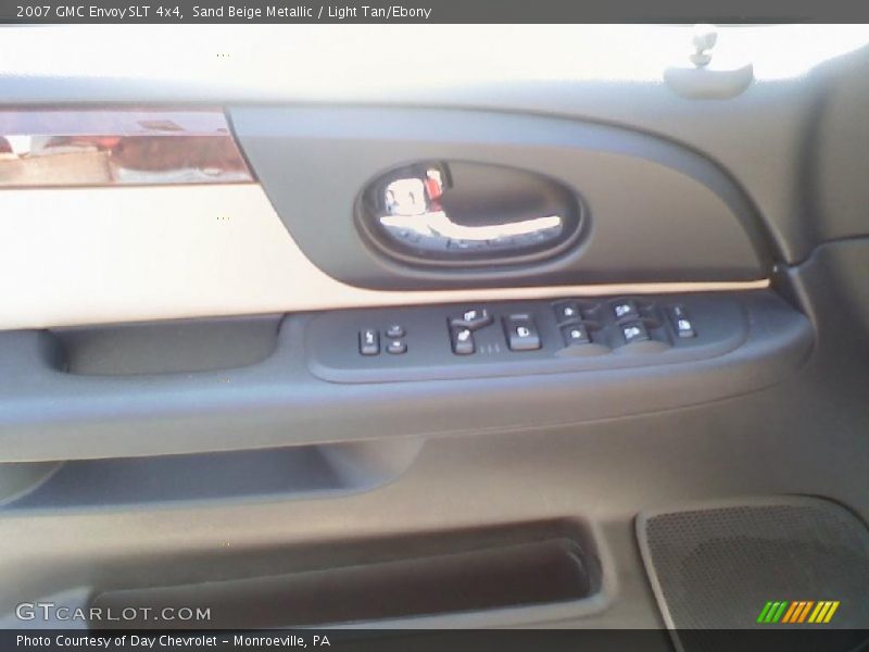 Sand Beige Metallic / Light Tan/Ebony 2007 GMC Envoy SLT 4x4