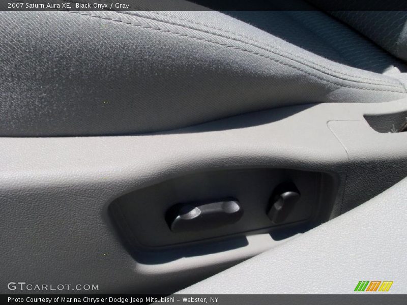 Black Onyx / Gray 2007 Saturn Aura XE