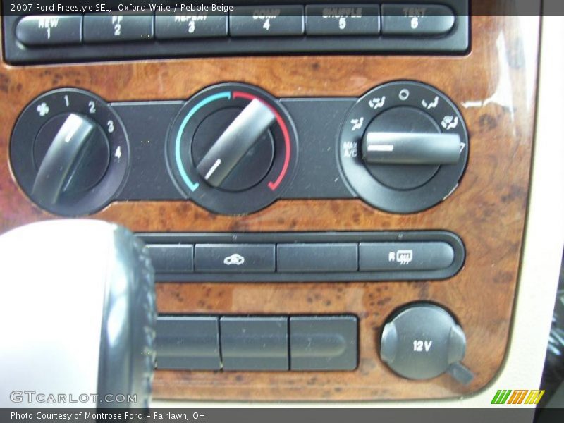 Oxford White / Pebble Beige 2007 Ford Freestyle SEL