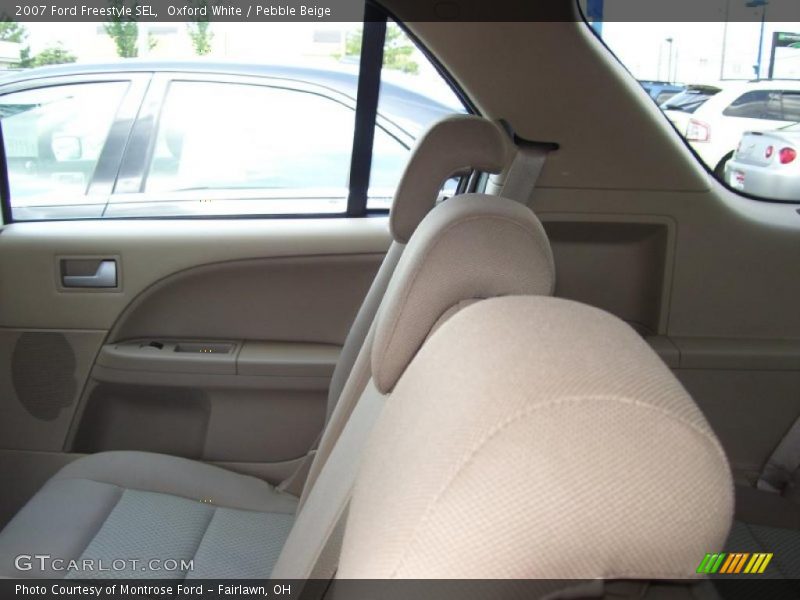 Oxford White / Pebble Beige 2007 Ford Freestyle SEL