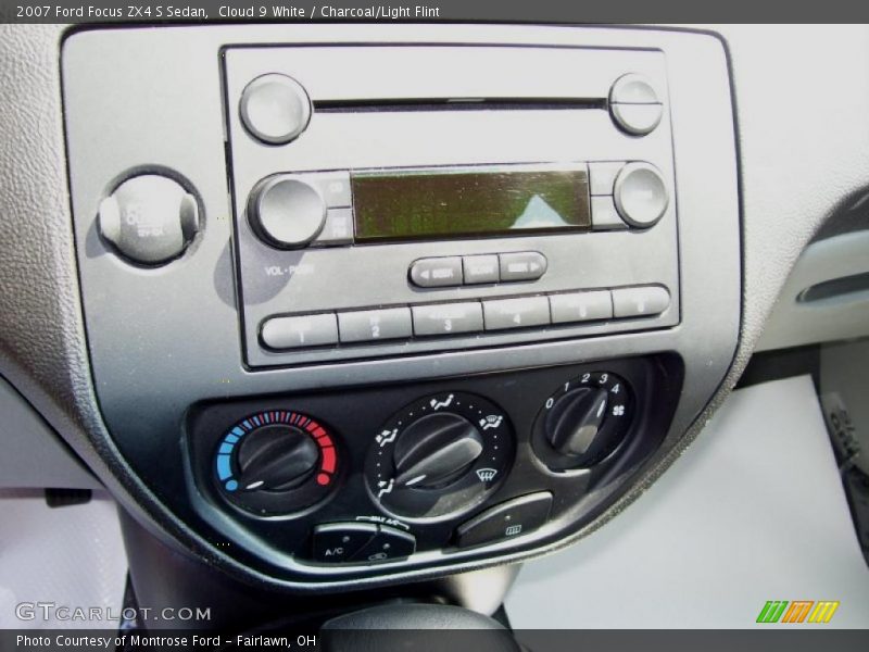 Cloud 9 White / Charcoal/Light Flint 2007 Ford Focus ZX4 S Sedan