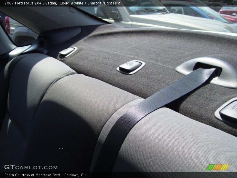 Cloud 9 White / Charcoal/Light Flint 2007 Ford Focus ZX4 S Sedan
