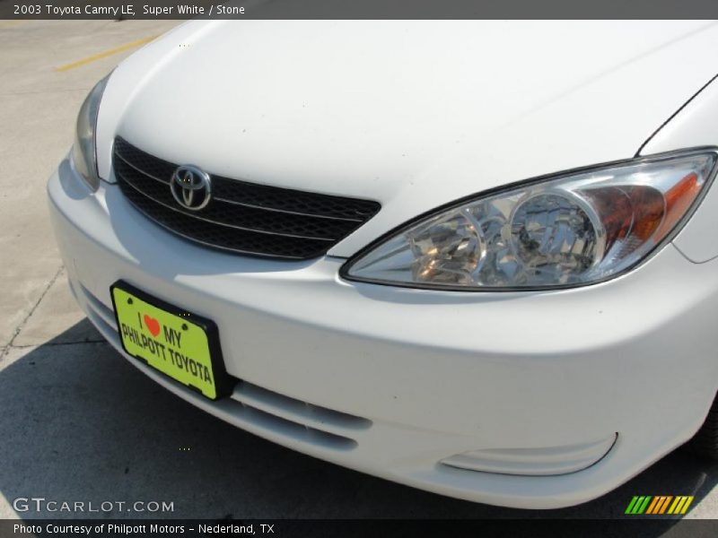 Super White / Stone 2003 Toyota Camry LE