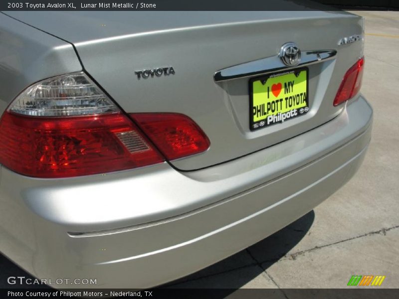 Lunar Mist Metallic / Stone 2003 Toyota Avalon XL