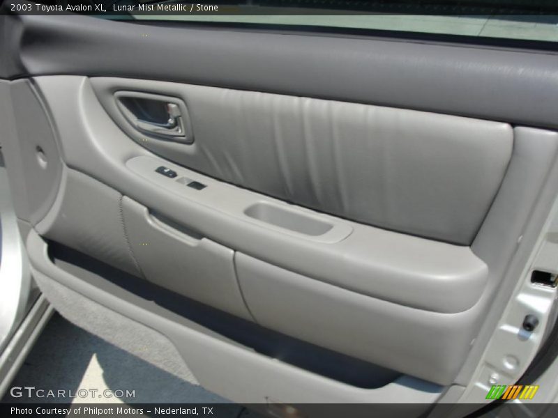 Lunar Mist Metallic / Stone 2003 Toyota Avalon XL