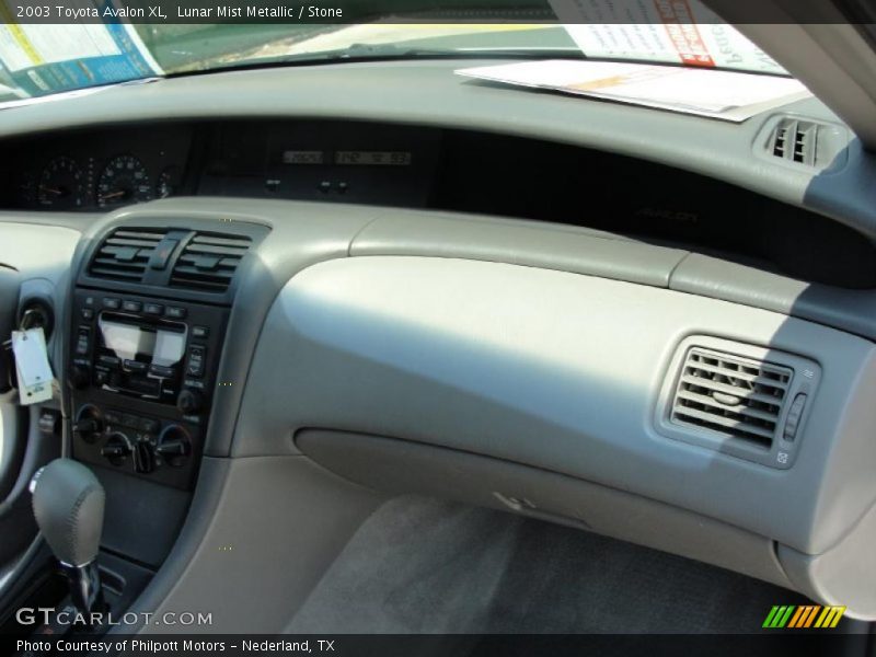 Lunar Mist Metallic / Stone 2003 Toyota Avalon XL