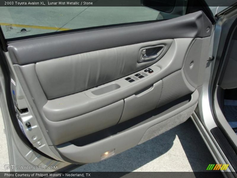 Lunar Mist Metallic / Stone 2003 Toyota Avalon XL