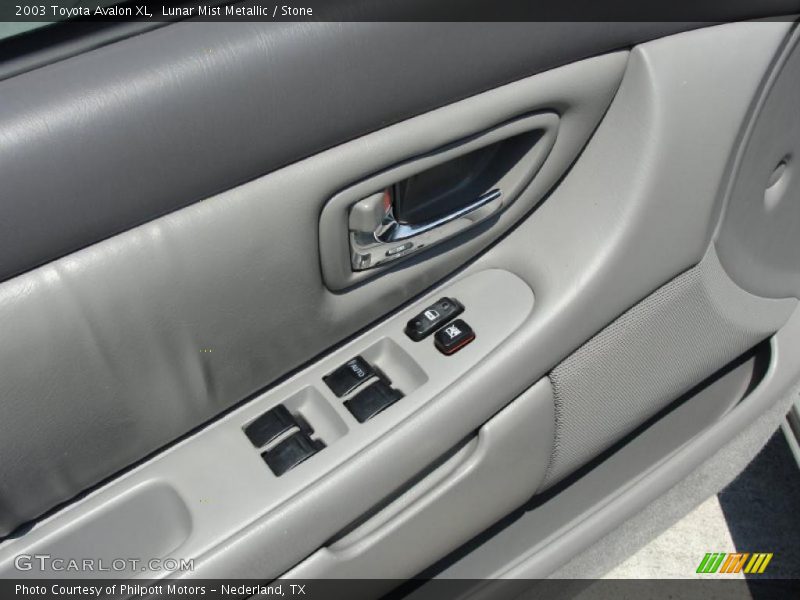 Lunar Mist Metallic / Stone 2003 Toyota Avalon XL