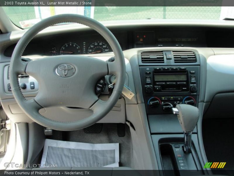 Lunar Mist Metallic / Stone 2003 Toyota Avalon XL