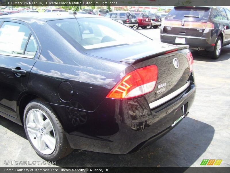 Tuxedo Black Metallic / Medium Light Stone 2010 Mercury Milan I4