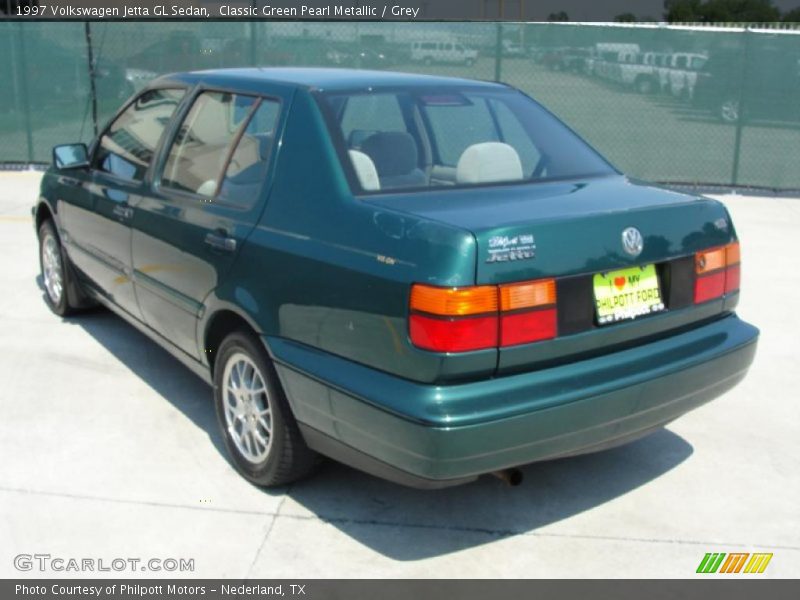 Classic Green Pearl Metallic / Grey 1997 Volkswagen Jetta GL Sedan