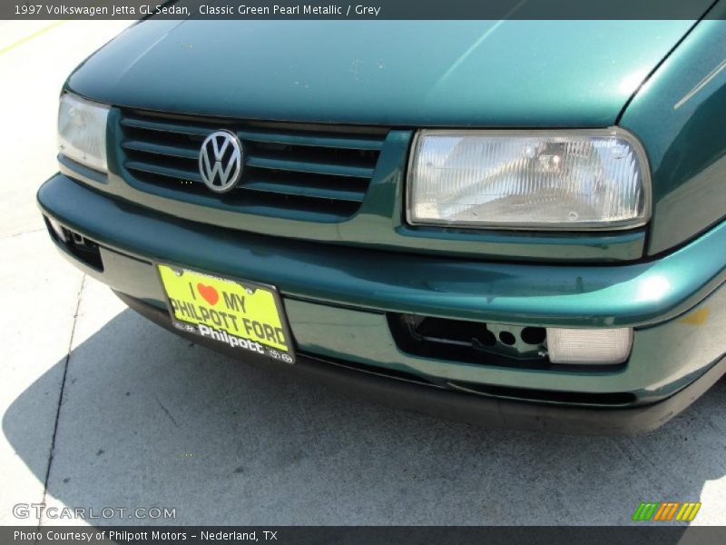 Classic Green Pearl Metallic / Grey 1997 Volkswagen Jetta GL Sedan