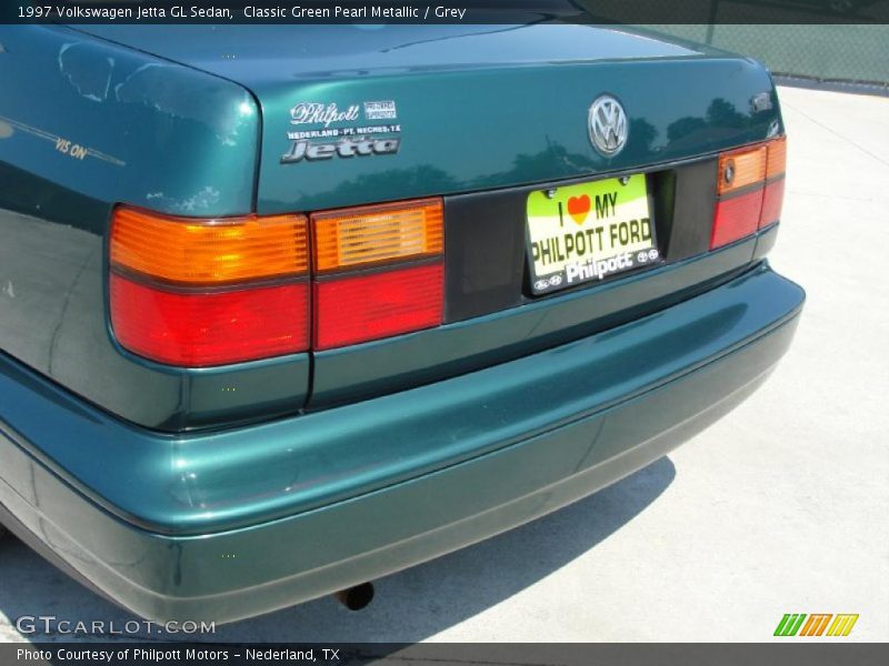 Classic Green Pearl Metallic / Grey 1997 Volkswagen Jetta GL Sedan