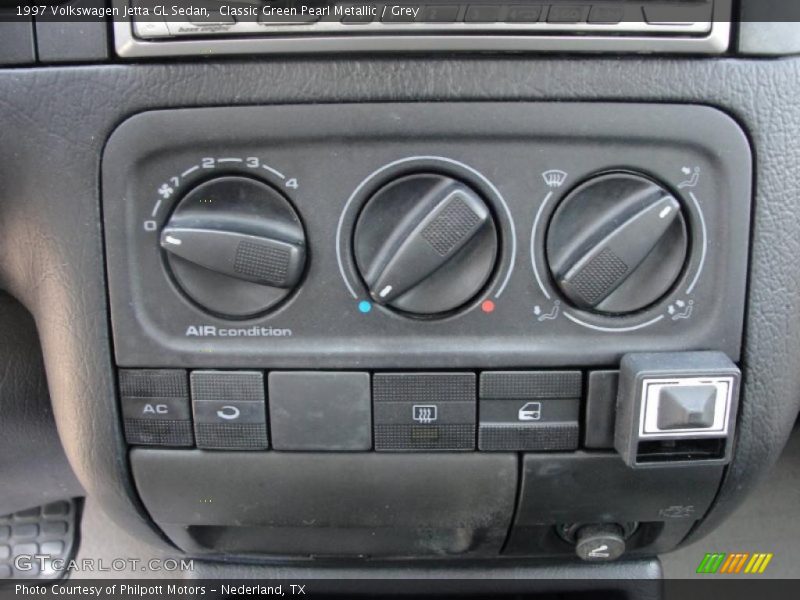 Classic Green Pearl Metallic / Grey 1997 Volkswagen Jetta GL Sedan