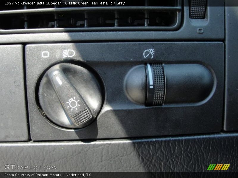 Classic Green Pearl Metallic / Grey 1997 Volkswagen Jetta GL Sedan