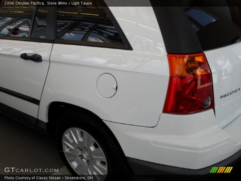 Stone White / Light Taupe 2006 Chrysler Pacifica