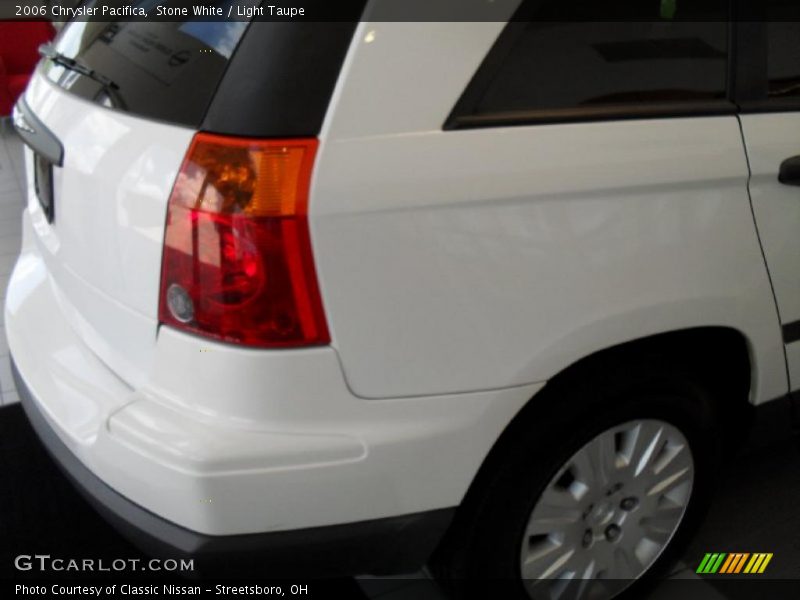 Stone White / Light Taupe 2006 Chrysler Pacifica