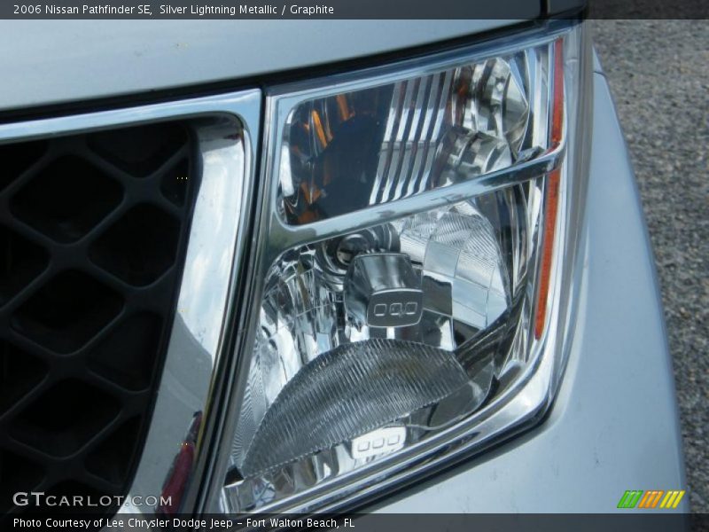 Silver Lightning Metallic / Graphite 2006 Nissan Pathfinder SE