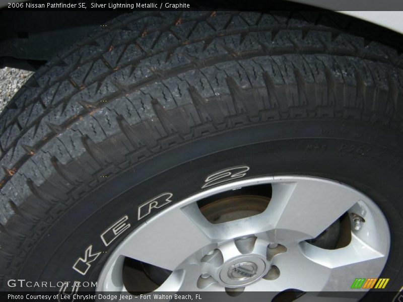 Silver Lightning Metallic / Graphite 2006 Nissan Pathfinder SE