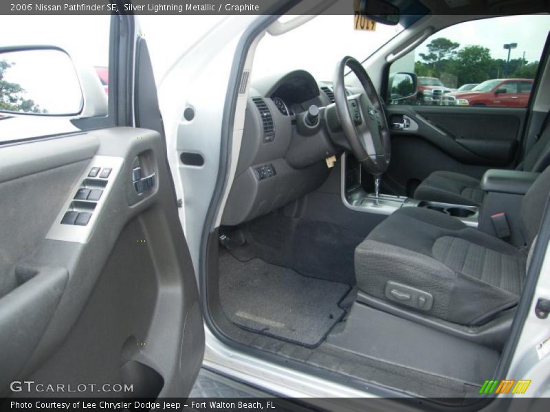 Silver Lightning Metallic / Graphite 2006 Nissan Pathfinder SE