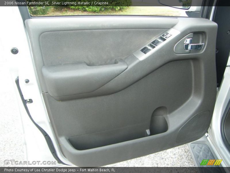 Silver Lightning Metallic / Graphite 2006 Nissan Pathfinder SE