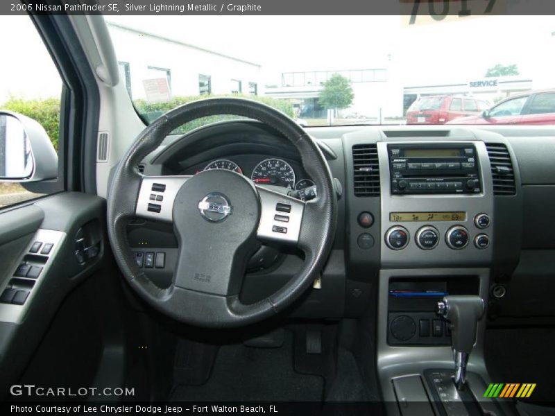 Silver Lightning Metallic / Graphite 2006 Nissan Pathfinder SE