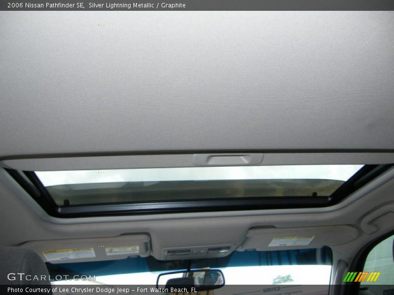 Silver Lightning Metallic / Graphite 2006 Nissan Pathfinder SE