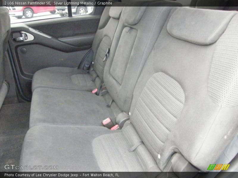 Silver Lightning Metallic / Graphite 2006 Nissan Pathfinder SE