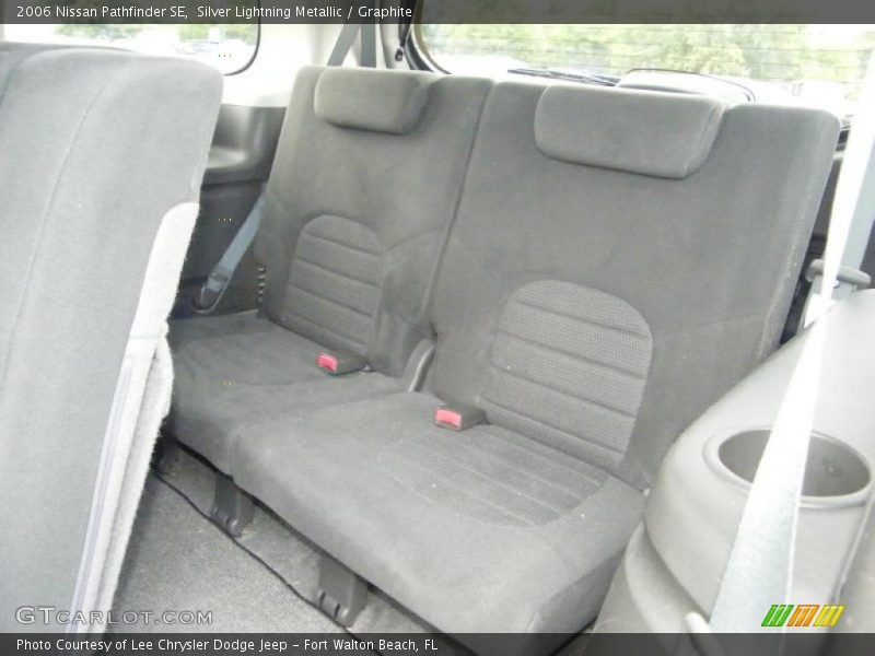 Silver Lightning Metallic / Graphite 2006 Nissan Pathfinder SE