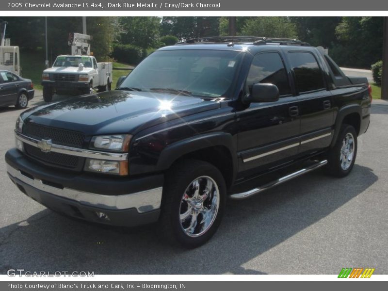 Dark Blue Metallic / Gray/Dark Charcoal 2005 Chevrolet Avalanche LS 4x4