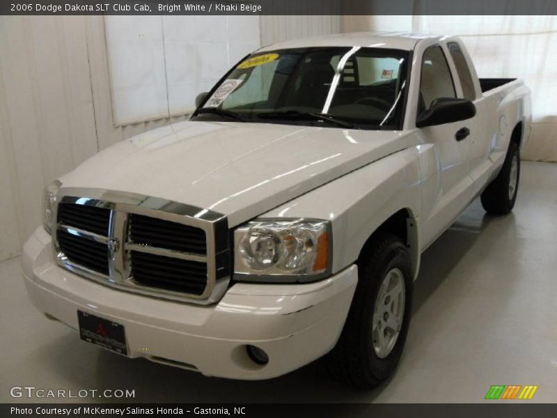 Bright White / Khaki Beige 2006 Dodge Dakota SLT Club Cab