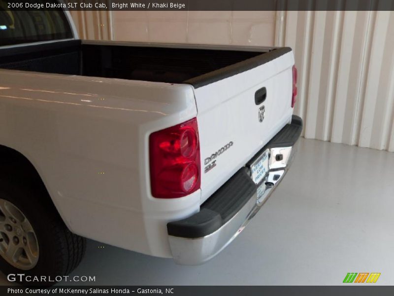 Bright White / Khaki Beige 2006 Dodge Dakota SLT Club Cab