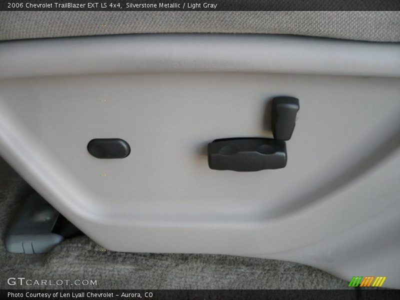 Silverstone Metallic / Light Gray 2006 Chevrolet TrailBlazer EXT LS 4x4
