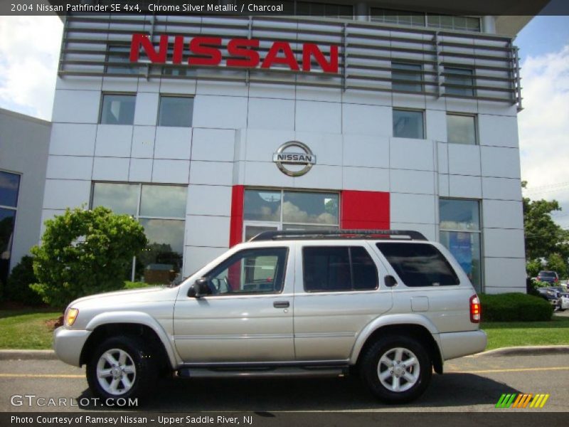 Chrome Silver Metallic / Charcoal 2004 Nissan Pathfinder SE 4x4
