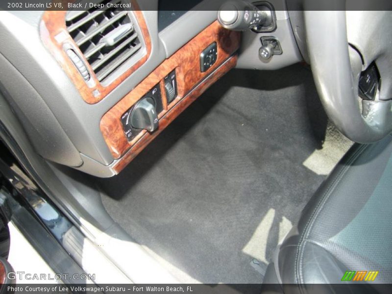 Black / Deep Charcoal 2002 Lincoln LS V8