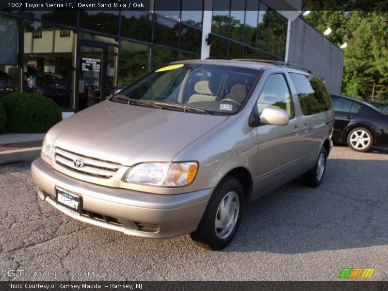 Desert Sand Mica / Oak 2002 Toyota Sienna LE