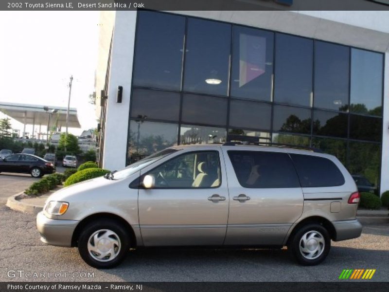 Desert Sand Mica / Oak 2002 Toyota Sienna LE