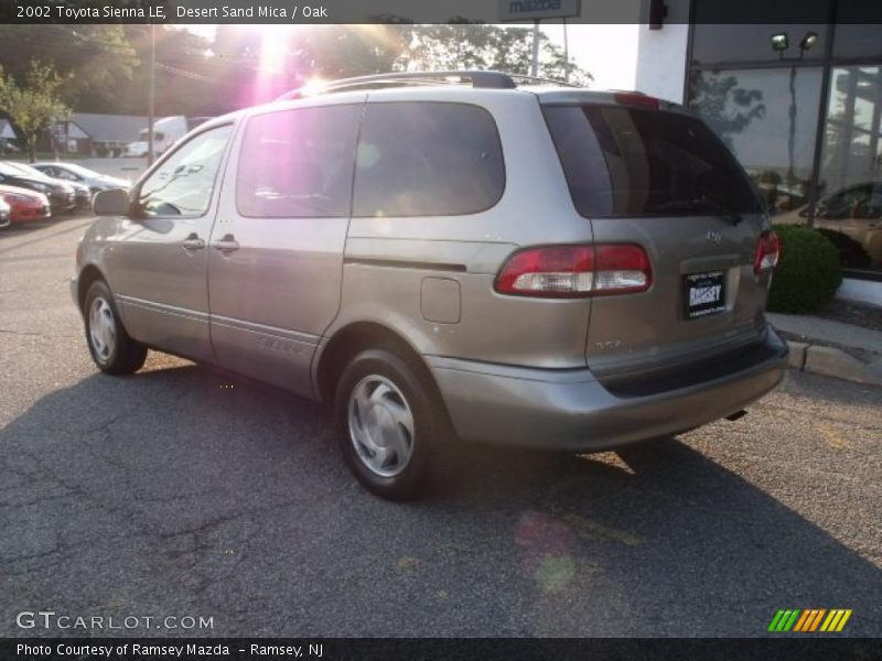 Desert Sand Mica / Oak 2002 Toyota Sienna LE