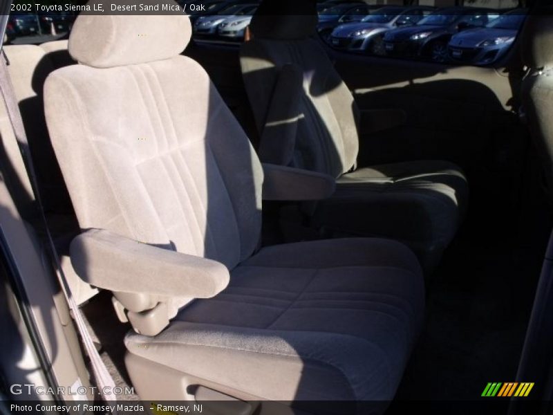 Desert Sand Mica / Oak 2002 Toyota Sienna LE